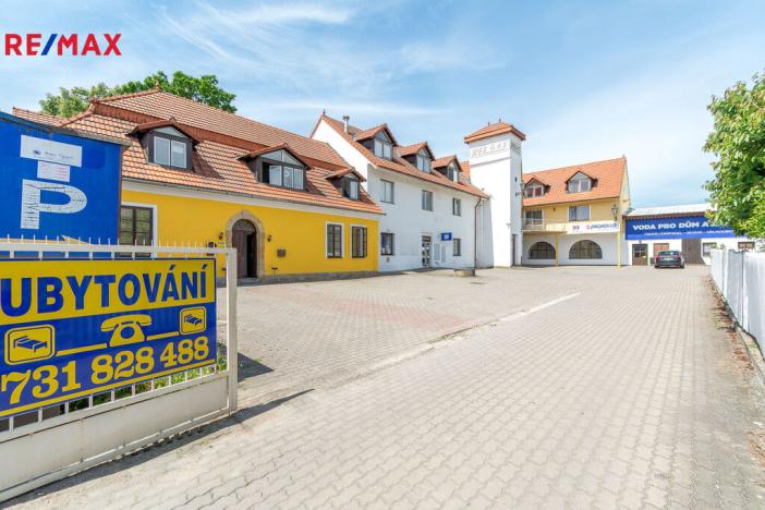 Pronájem obchodního prostoru, Hradec Králové - Kukleny, Pražská třída, 196 m2