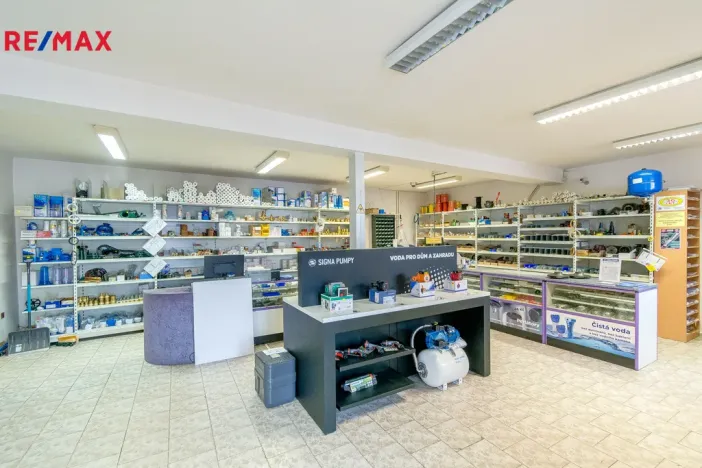 Pronájem obchodního prostoru, Hradec Králové - Kukleny, Pražská třída, 196 m2