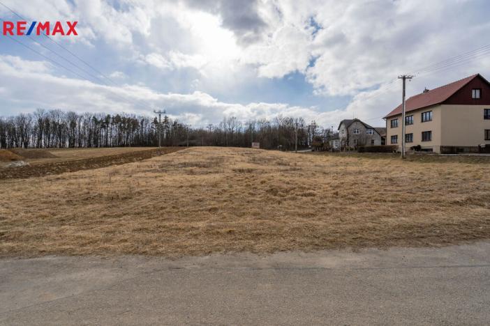 Prodej pozemku pro bydlení, Jinošov, 3987 m2