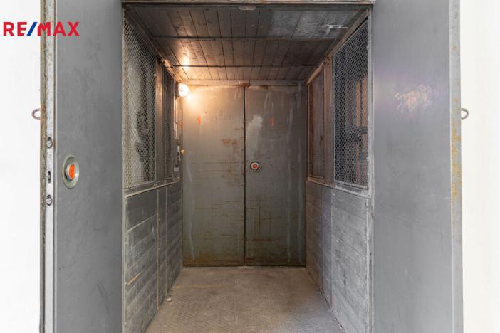 Prodej skladu, Chodov, Poděbradova, 1000 m2