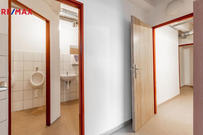 Prodej skladu, Chodov, Poděbradova, 1000 m2