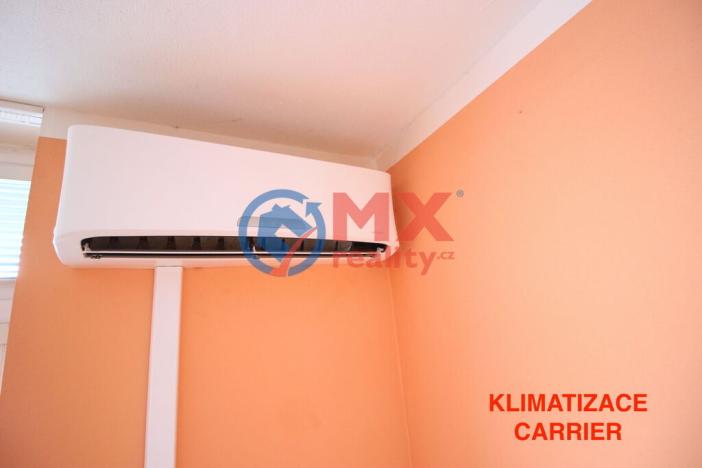 Pronájem bytu 1+kk, Praha - Vysočany, Skloněná, 51 m2