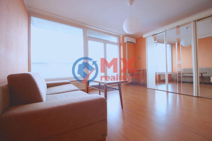 Pronájem bytu 1+kk, Praha - Vysočany, Skloněná, 51 m2