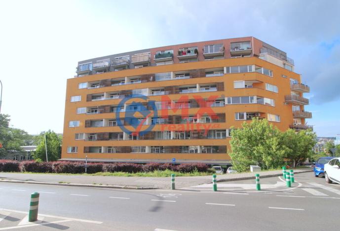 Pronájem bytu 1+kk, Praha - Vysočany, Skloněná, 51 m2