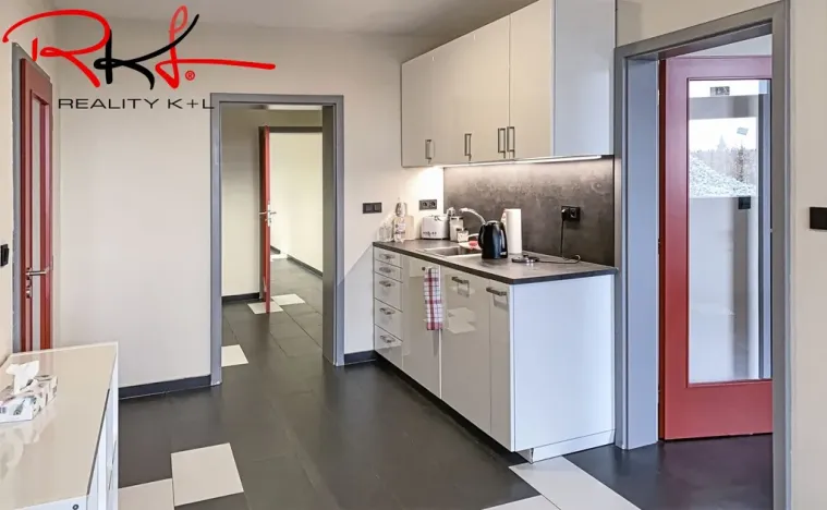Pronájem kanceláře, Martiněves, 32 m2