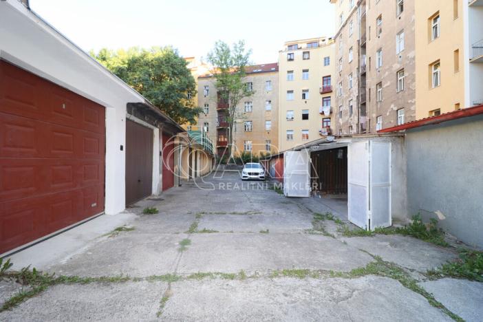 Prodej garáže, Praha - Žižkov, Čajkovského, 16 m2