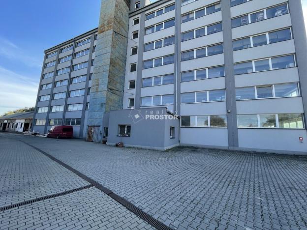 Pronájem výrobních prostor, Králův Dvůr, Tovární, 7000 m2