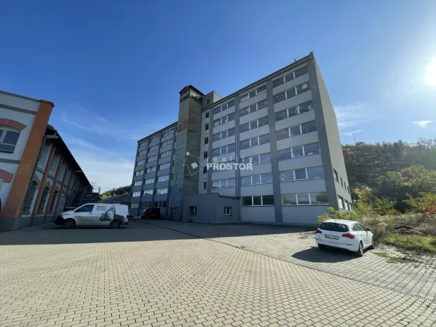 Pronájem skladu, Králův Dvůr, Tovární, 7000 m2