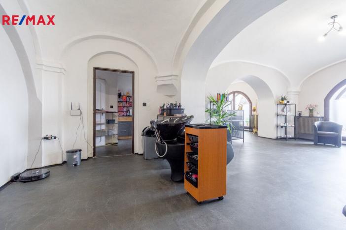 Prodej činžovního domu, Dašice, náměstí T. G. Masaryka, 450 m2