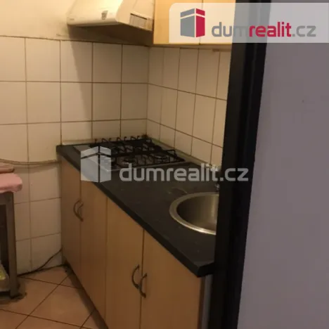 Pronájem bytu 1+kk, Praha - Hostavice, Pilská, 17 m2