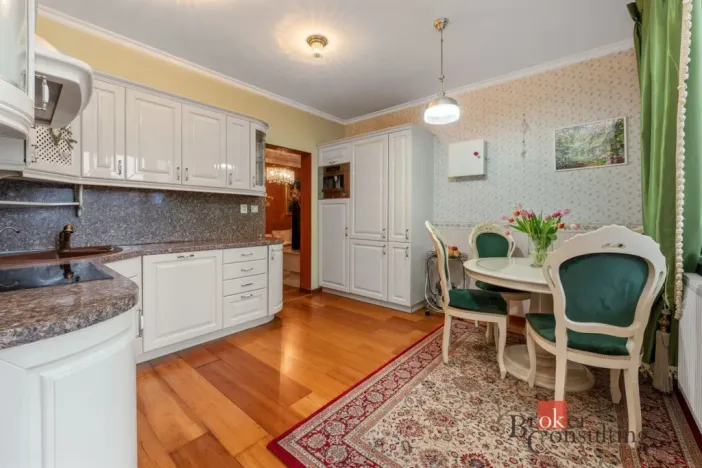 Prodej bytu 3+1, Liberec - Liberec VI-Rochlice, Nádvorní, 83 m2