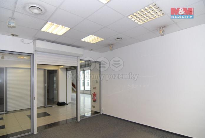 Pronájem obchodního prostoru, Ostrava - Moravská Ostrava, Masarykovo náměstí, 20 m2