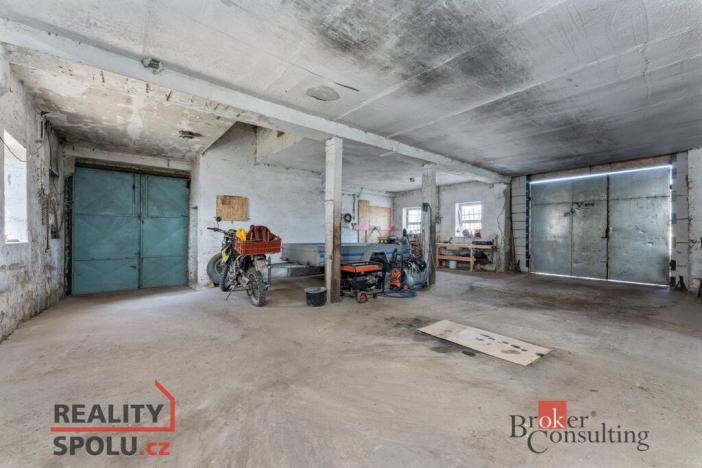 Prodej zemědělského objektu, Kněžice, 1850 m2