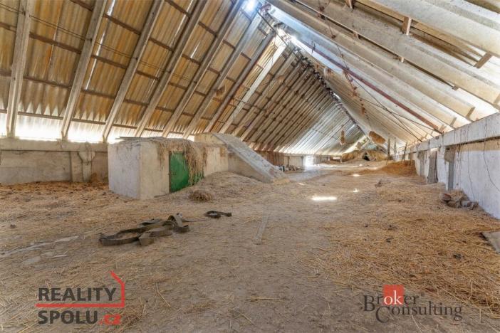 Prodej zemědělského objektu, Kněžice, 1850 m2