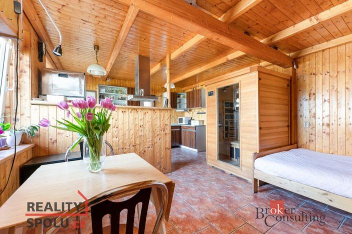 Prodej zemědělského objektu, Kněžice, 1850 m2