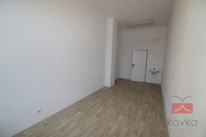 Pronájem výrobních prostor, Pelhřimov, Pražská, 665 m2