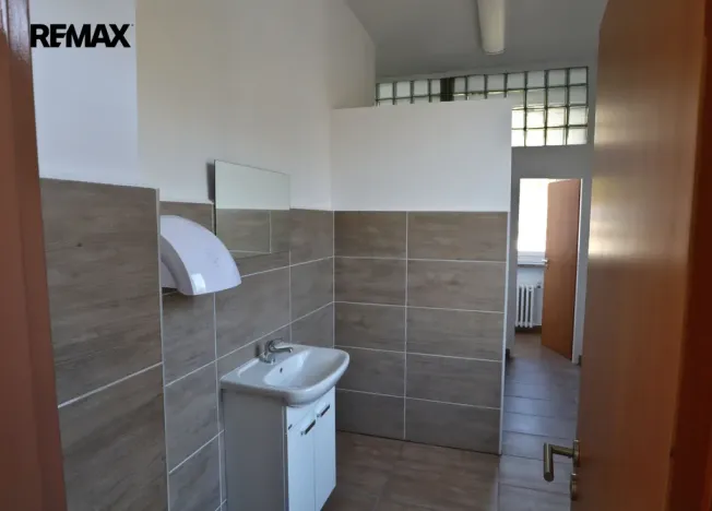 Pronájem kanceláře, Zlín, Paseky, 67 m2