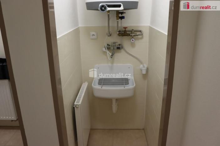 Pronájem obchodního prostoru, Břeclav, náměstí T. G. Masaryka, 43 m2