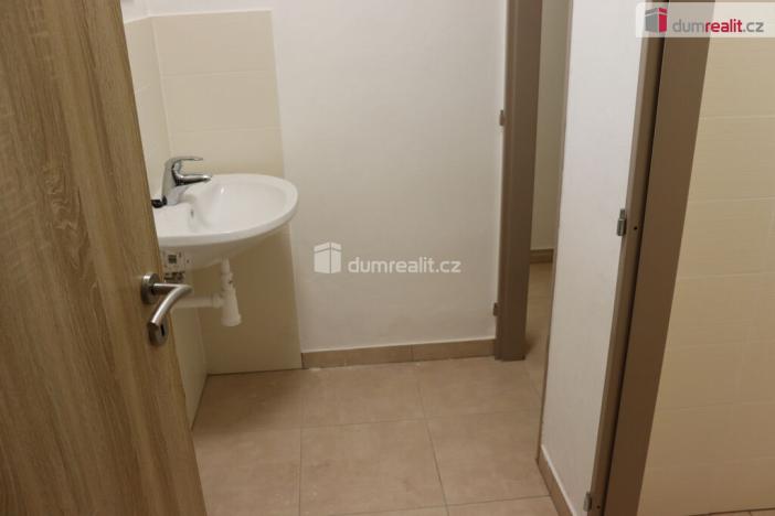 Pronájem obchodního prostoru, Břeclav, náměstí T. G. Masaryka, 43 m2