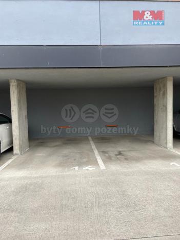 Prodej garážového stání, Praha - Břevnov, Běžecká, 18 m2