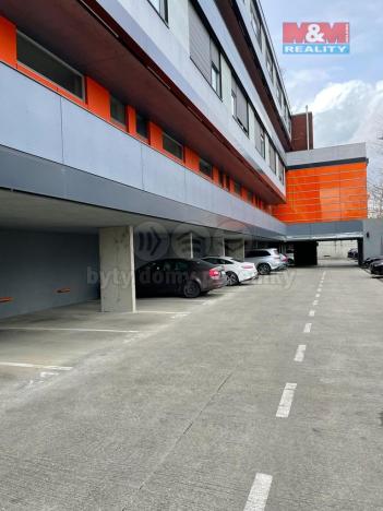 Prodej garážového stání, Praha - Břevnov, Běžecká, 18 m2