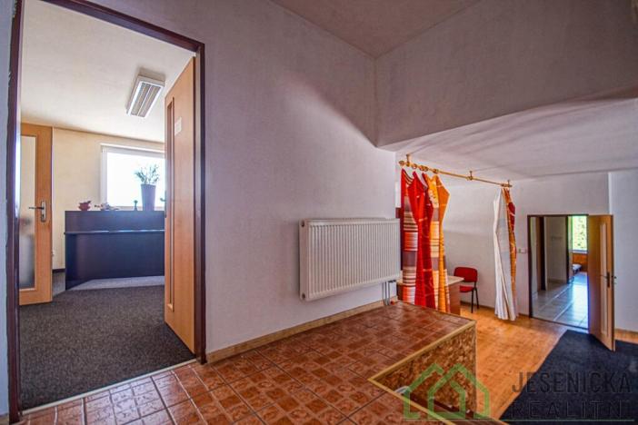 Prodej výrobních prostor, Javorník, Nádražní, 3580 m2