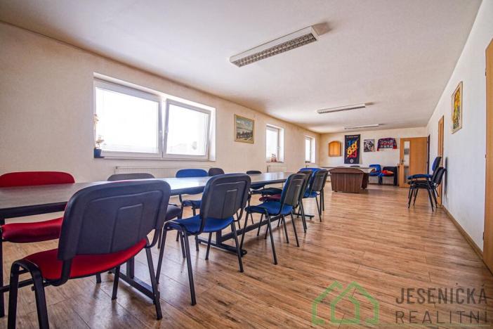 Prodej výrobních prostor, Javorník, Nádražní, 3580 m2