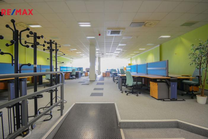 Pronájem kanceláře, Pardubice - Zelené Předměstí, Masarykovo náměstí, 321 m2