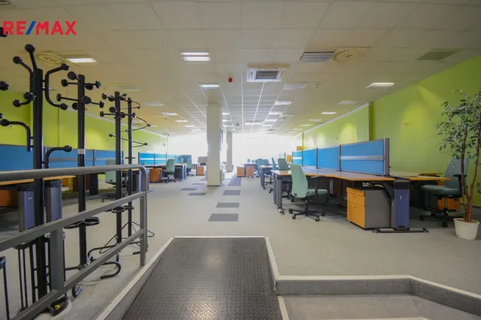 Pronájem kanceláře, Pardubice - Zelené Předměstí, Masarykovo náměstí, 321 m2