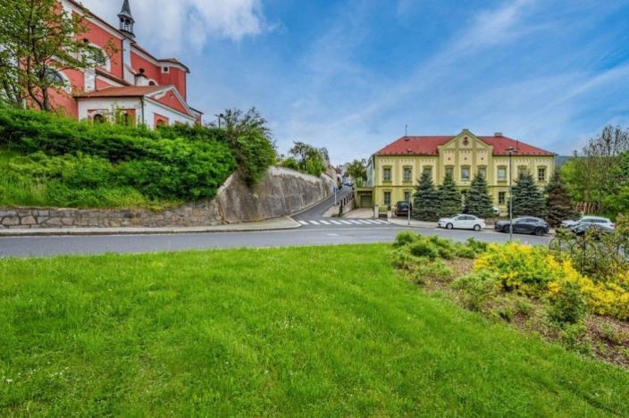 Prodej komerční nemovitosti, Klášterec nad Ohří, Chomutovská, 1350 m2