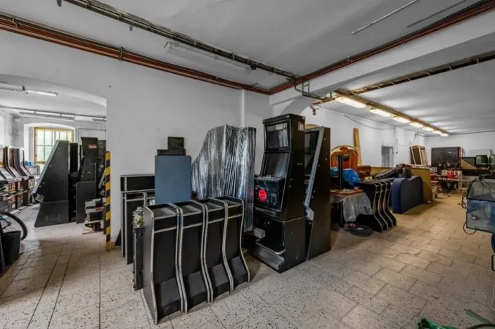 Prodej komerční nemovitosti, Klášterec nad Ohří, Chomutovská, 1350 m2