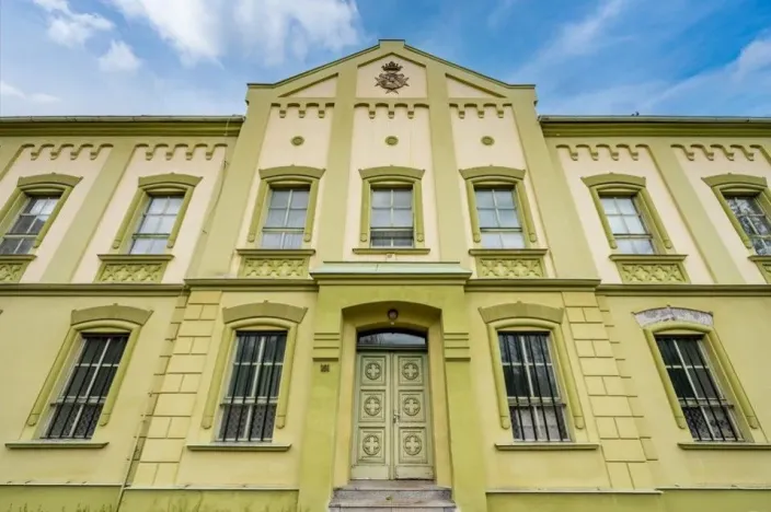 Prodej komerční nemovitosti, Klášterec nad Ohří, Chomutovská, 1350 m2