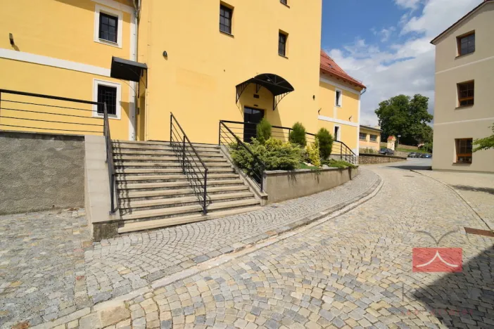 Pronájem komerční nemovitosti, Pacov, nám. Svobody, 442 m2