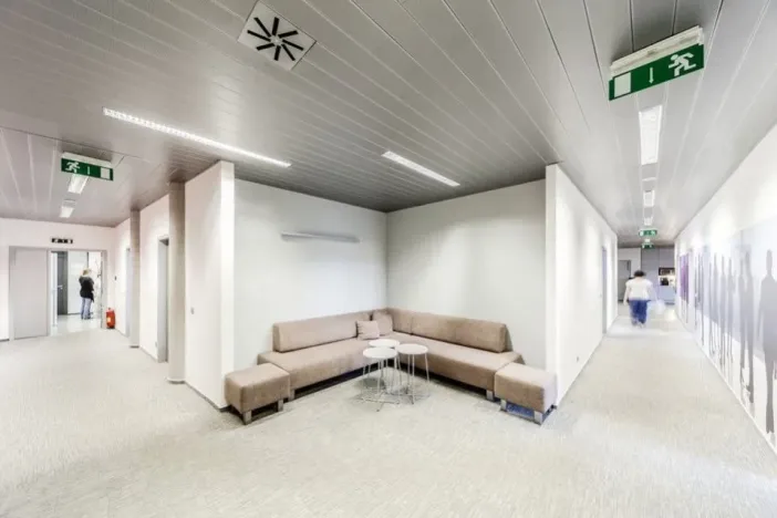 Pronájem kanceláře, Praha - Hlubočepy, Nádražní, 539 m2