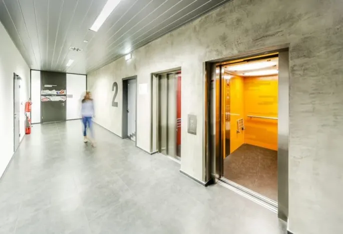 Pronájem kanceláře, Praha - Hlubočepy, Nádražní, 539 m2