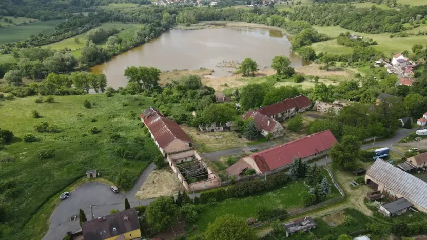 Prodej komerční nemovitosti, Rtyně nad Bílinou - Malhostice, 10657 m2