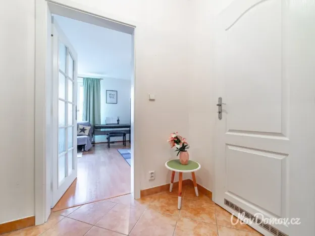 Pronájem bytu 1+kk, Praha - Záběhlice, Mattioliho, 33 m2