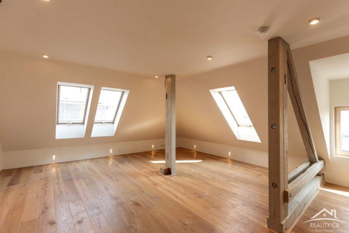 Prodej bytu 4+kk, Praha - Smíchov, Na Valentince, 156 m2