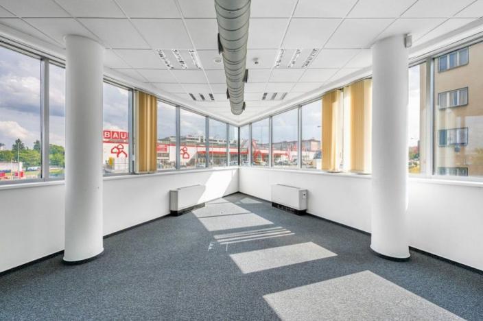 Pronájem kanceláře, Praha - Nusle, Doudlebská, 974 m2