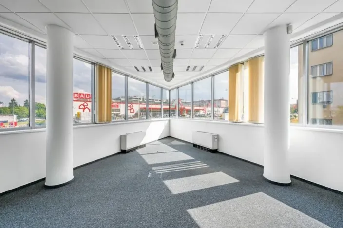 Pronájem kanceláře, Praha - Nusle, Doudlebská, 974 m2