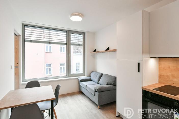 Pronájem bytu 2+kk, Praha - Smíchov, Mozartova, 26 m2