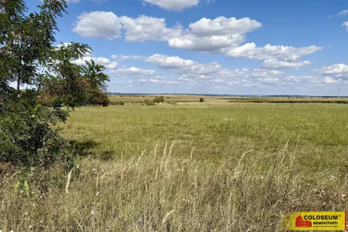 Prodej pozemku pro komerční výstavbu, Znojmo, 22332 m2