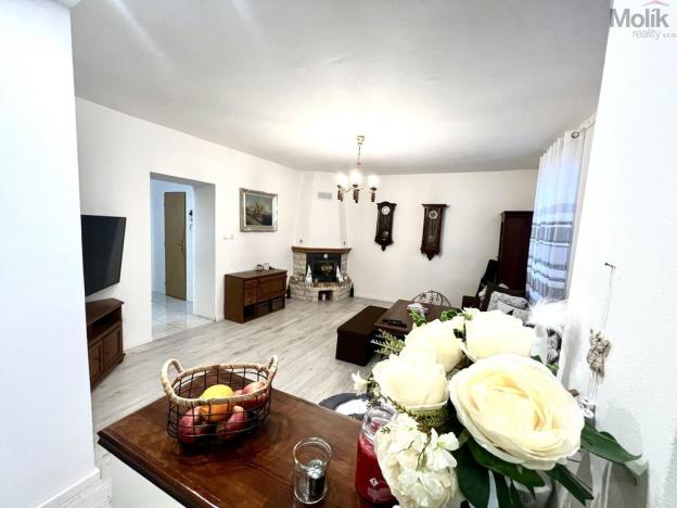 Prodej vícegeneračního domu, Žatec, Žižkovo náměstí, 200 m2