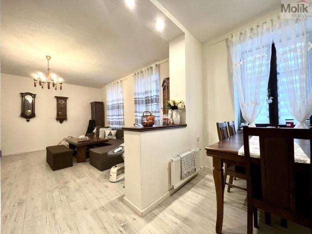 Prodej vícegeneračního domu, Žatec, Žižkovo náměstí, 200 m2