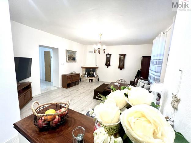 Prodej vícegeneračního domu, Žatec, Žižkovo náměstí, 200 m2