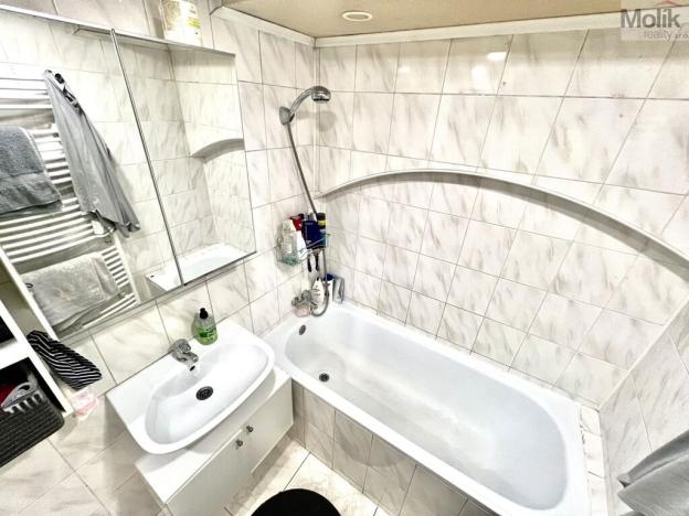 Prodej vícegeneračního domu, Žatec, Žižkovo náměstí, 200 m2