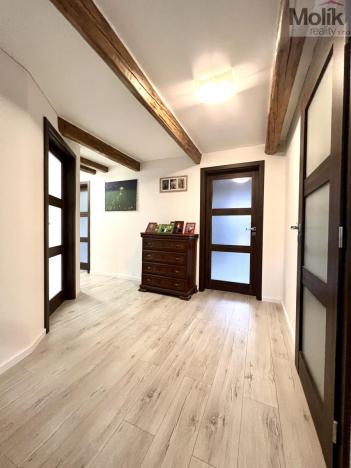 Prodej vícegeneračního domu, Žatec, Žižkovo náměstí, 200 m2