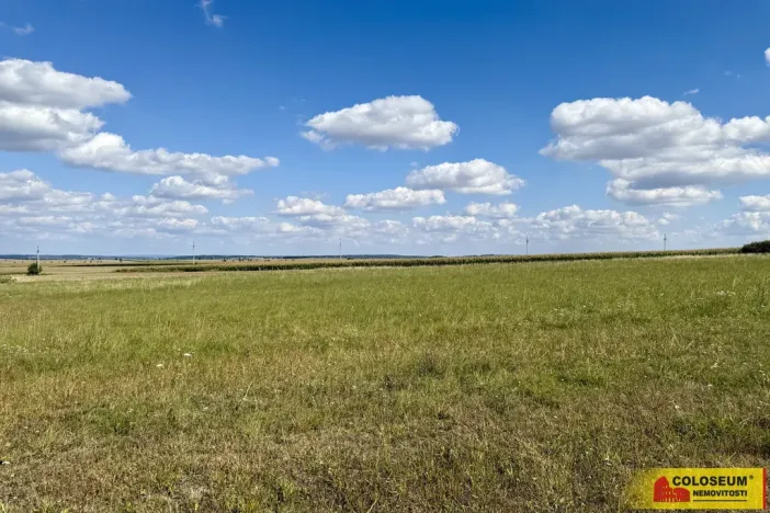 Prodej pozemku pro komerční výstavbu, Znojmo, 27908 m2