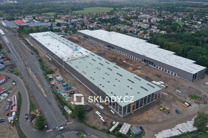 Pronájem skladu, Pardubice, 8000 m2