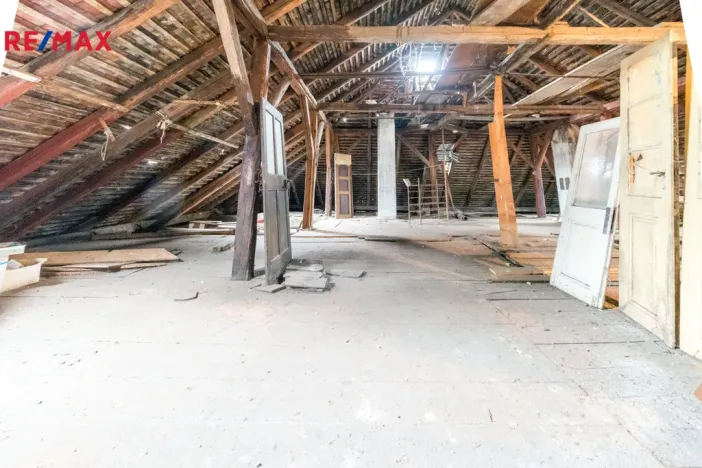 Prodej rodinného domu, Dašice, náměstí T. G. Masaryka, 450 m2